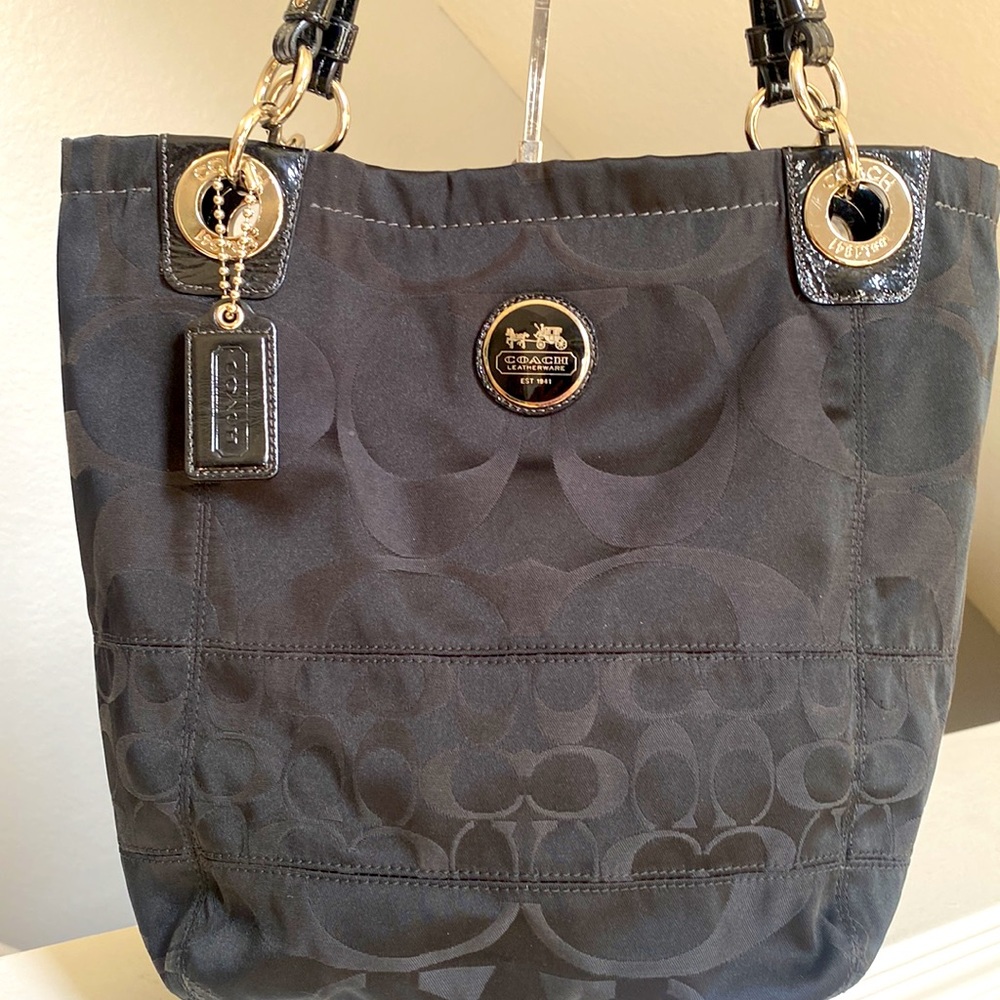 Coach #14449 Alex Signature Sateen
Patent Leather Large Black Tote Bag